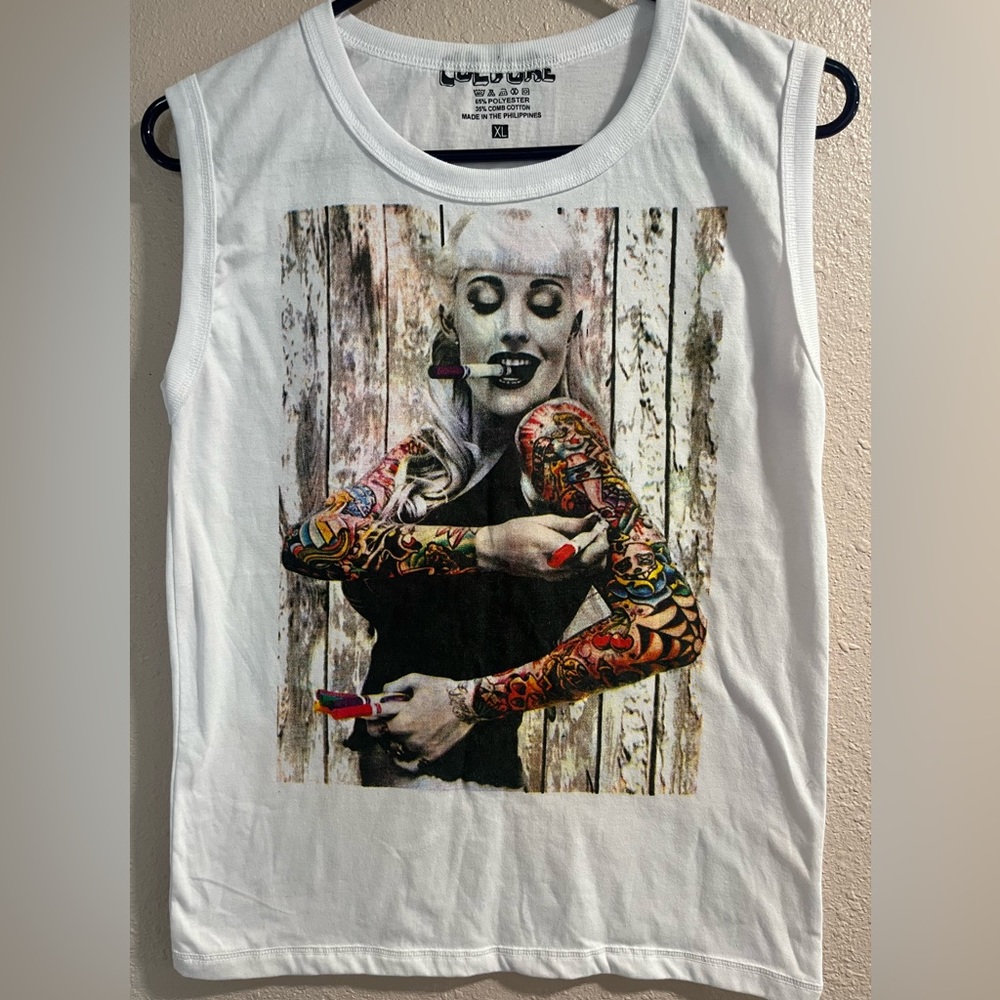 Sleeveless tee